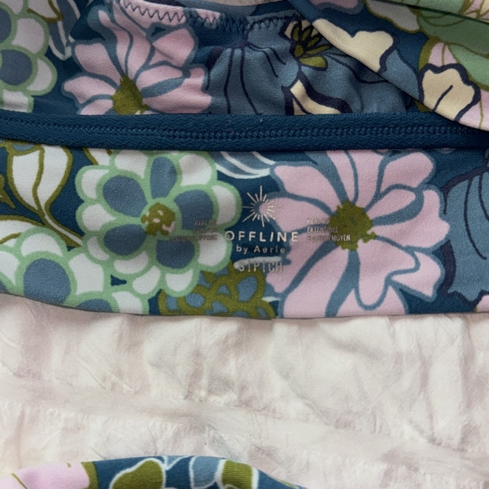 Aerie workout set - Picture 2 of 5